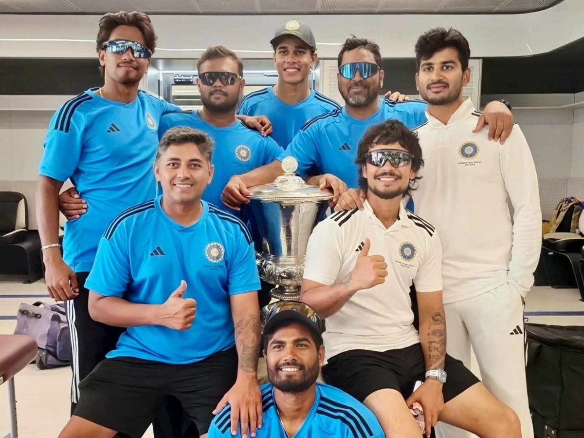 ShahdeoAjay's tweet photo. Delighted to congratulate #EastZone on winning #DuleepTrophy 2026 after 13 years! Unbeaten throughout, beating South Zone in the final at Chennai. Led brilliantly by Jharkhand's #IshanKishan with a monumental 270 in the final!
1/2 https://t.co/8dPtF3Re8S