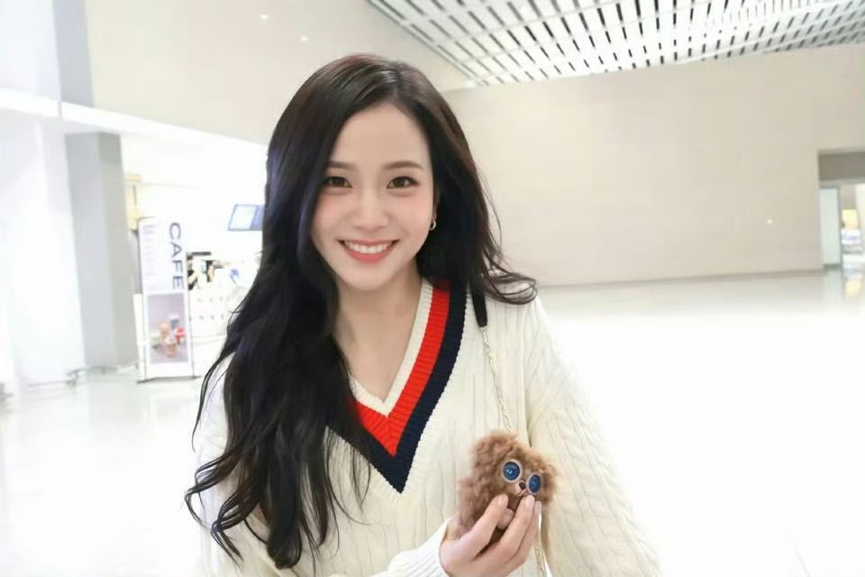 IoephrJ's tweet photo. JISOO AT TOMMY SHOW
#JISOOxTommyHilfigerNYFW
So proud to see Jisoo shining so bright at New York Fashion Week. https://t.co/AJZCaMqZWA
