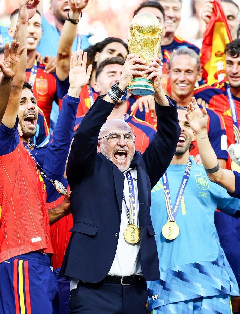 centregoals's tweet photo. 🚨🚨🎙️| Luis de la Fuente on the Ballon d'Or: 

"A Spanish footballer should win it." 🇪🇸🌕 https://t.co/e4mzAJaAIV