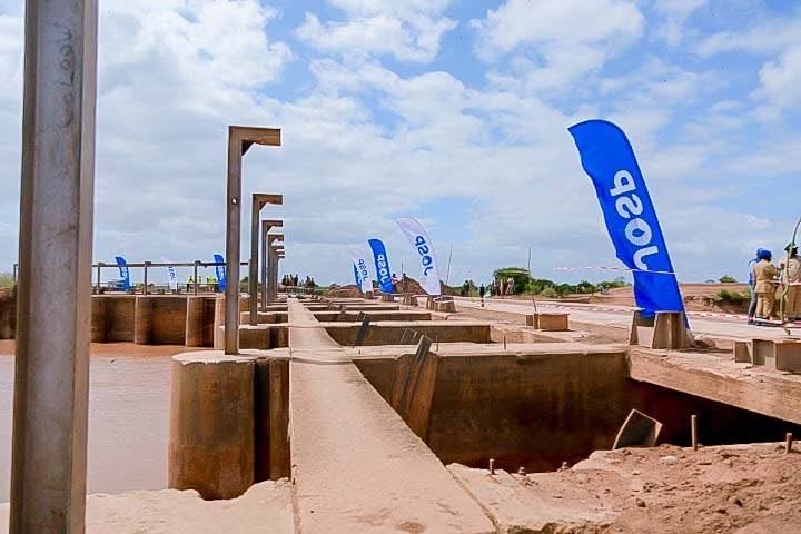 ArianeLuff's tweet photo. Exciting day in Jowhar witnessing the commencement of work in Sabuun Barrage, a core component of the broader JOSP scheme. Once complete, the scheme will reduce flood risk reduction and boost food security for 1.65 million people across 5 districts.
#josp #fao @FAOSomalia https://t.co/grJXlM7Nfx