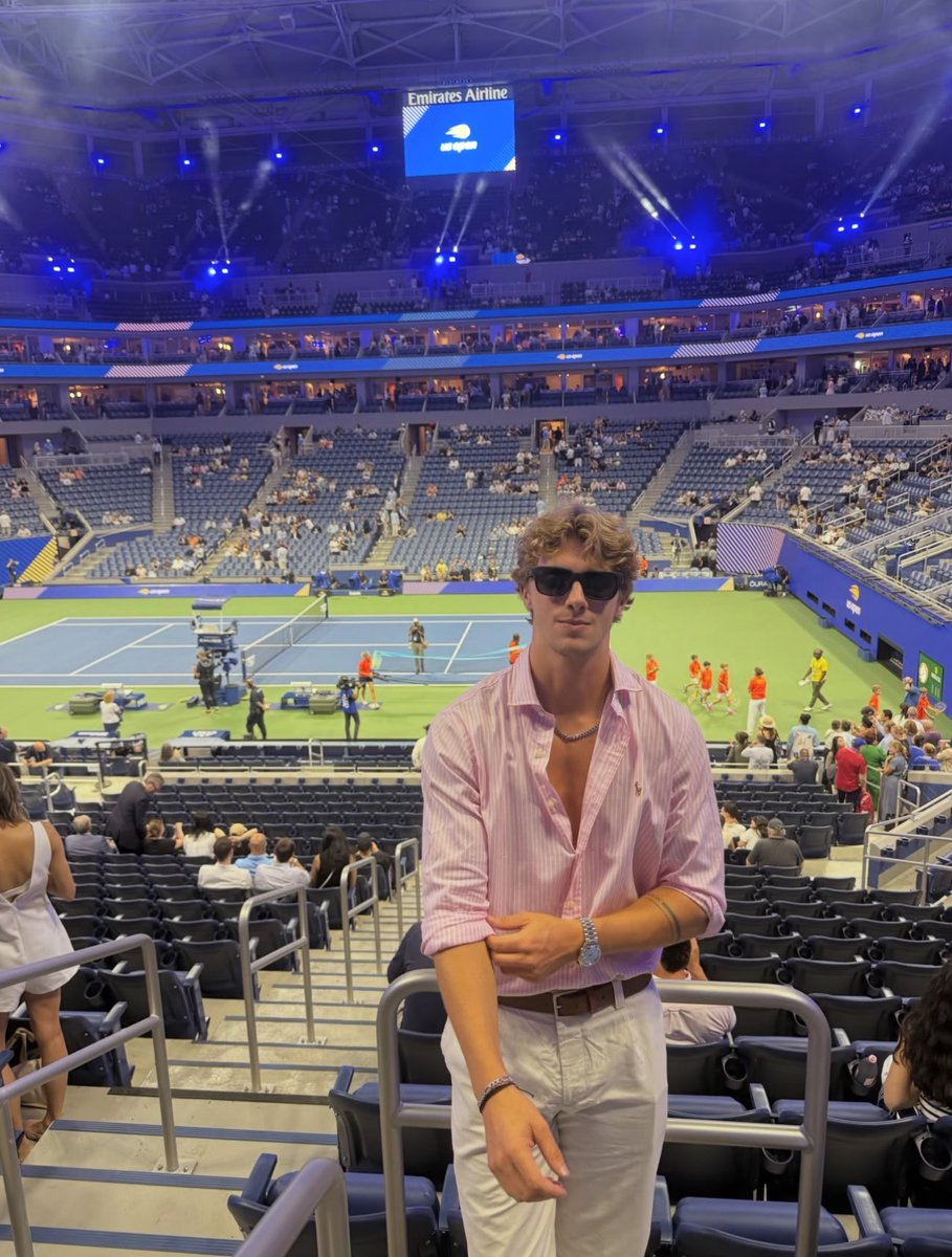 calebbmcdaniell's tweet photo. US open https://t.co/kgLtqYv5FE