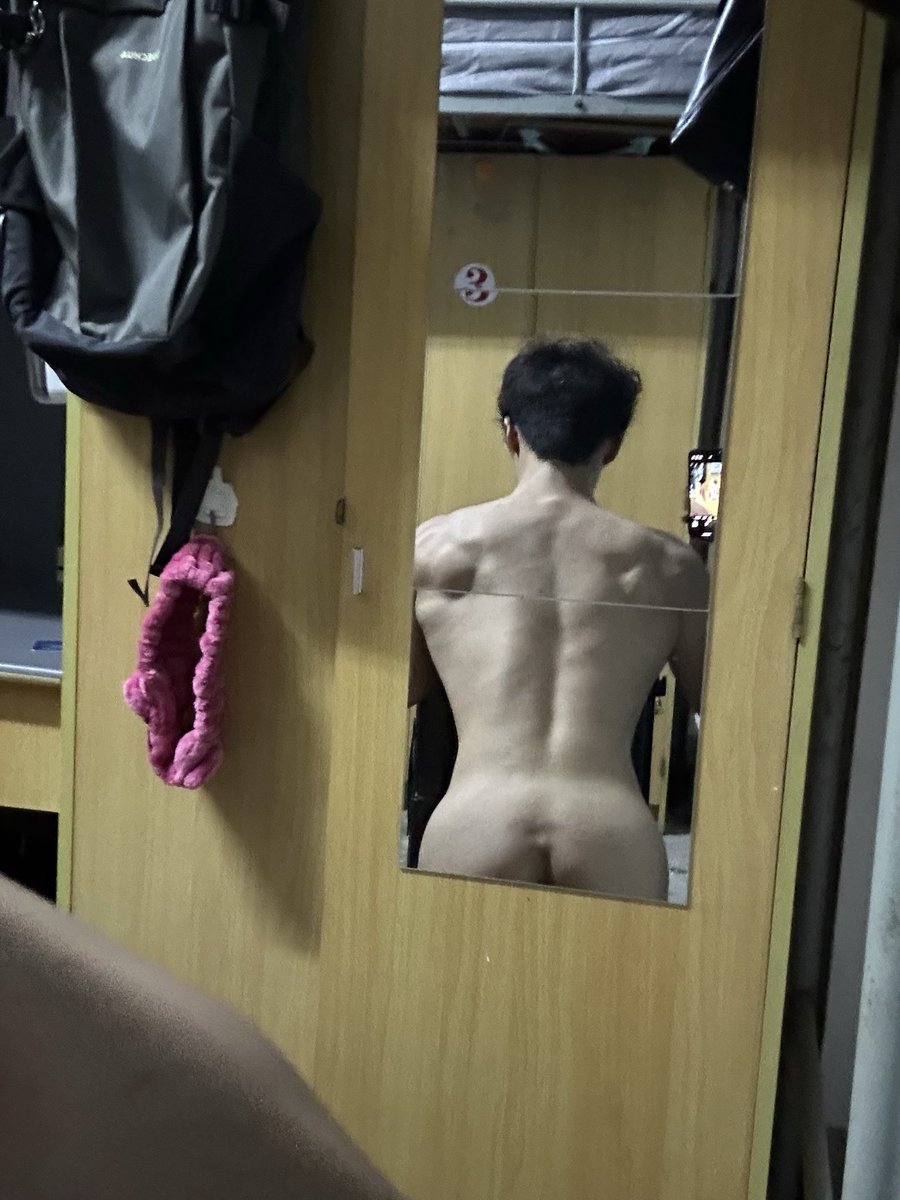 Arioxuxx's tweet photo. 多少人想操我，我他妈宁死不从 #健身 #肌肉 #top #公狗 #公0 #暴露 https://t.co/7p22YzOQSv