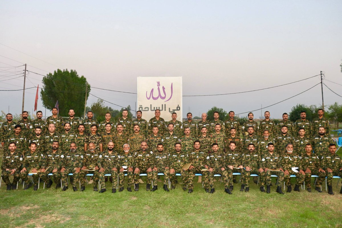 Hashd43's tweet photo. في مشهد يجسد عمق الثبات الجهادي والروح العقائدية، آمر لواء ٤٣ تشكيل سبع الدجيل يؤمّ مجاهدي اللواء لاداء صلاة العشائين جماعة، عقب التقاط صورة جماعية توثق وحدتهم وعزمهم https://t.co/aottmn2kFM