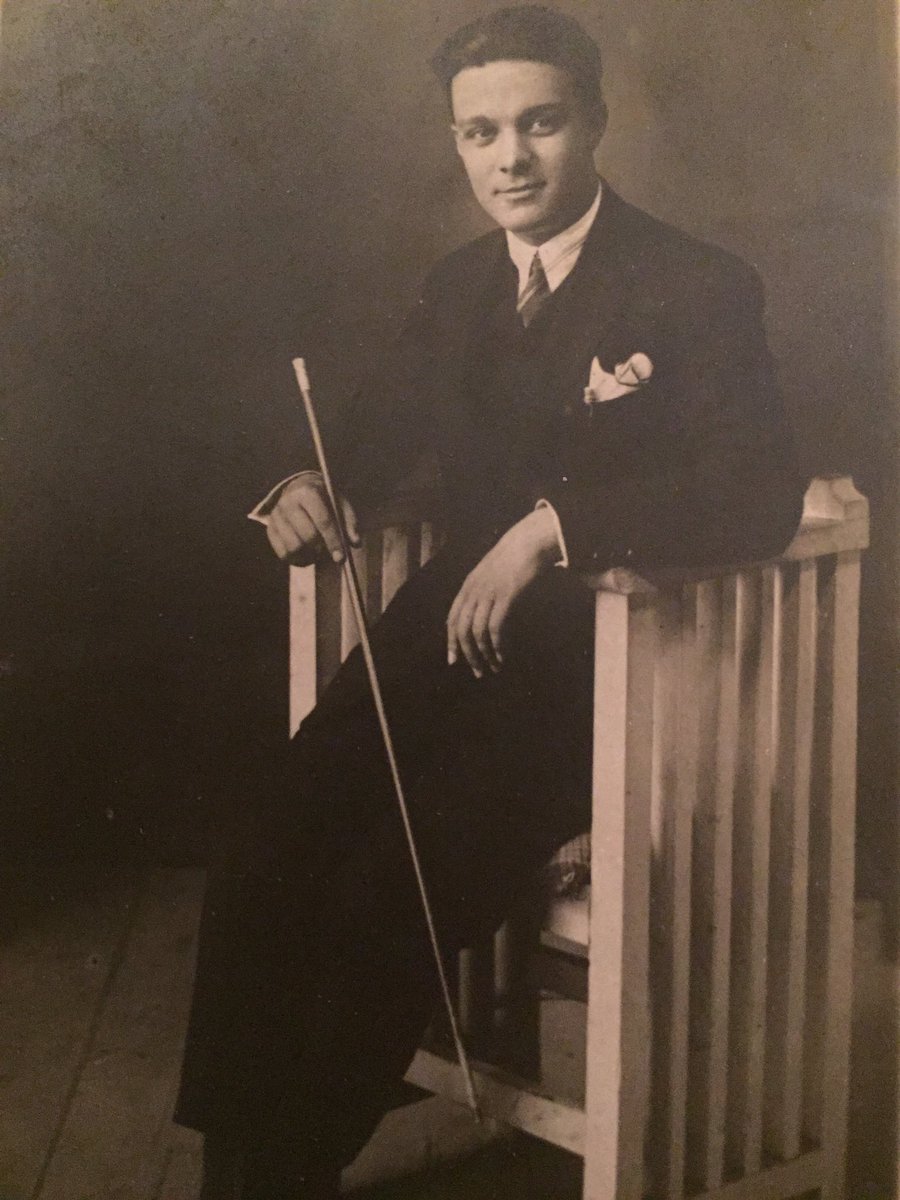 EzyWriter's tweet photo. A year since Dad passed, I wrote about him, his Dad and a mandolin for Gascan Magazine: https://t.co/lGqISXQIN6 https://t.co/TdluABLFx0