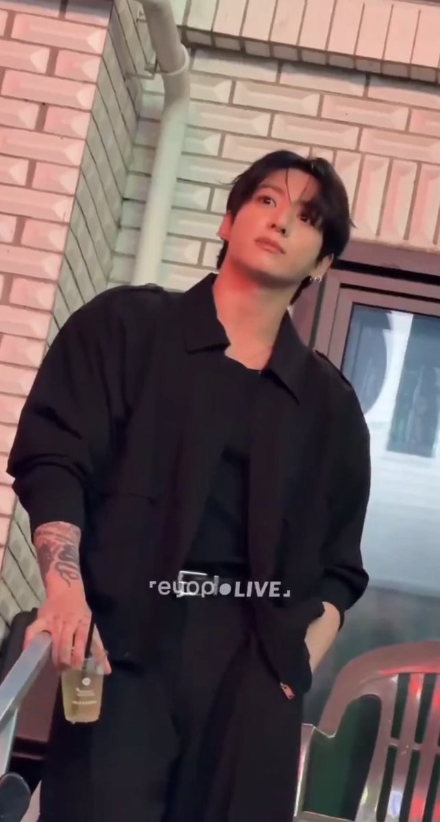 JKGlobalFanbase's tweet photo. Being a Jungkook fan is not for the weak… 🤧🥴🔥
The rollercoaster 🎢 https://t.co/hg5zBnobde