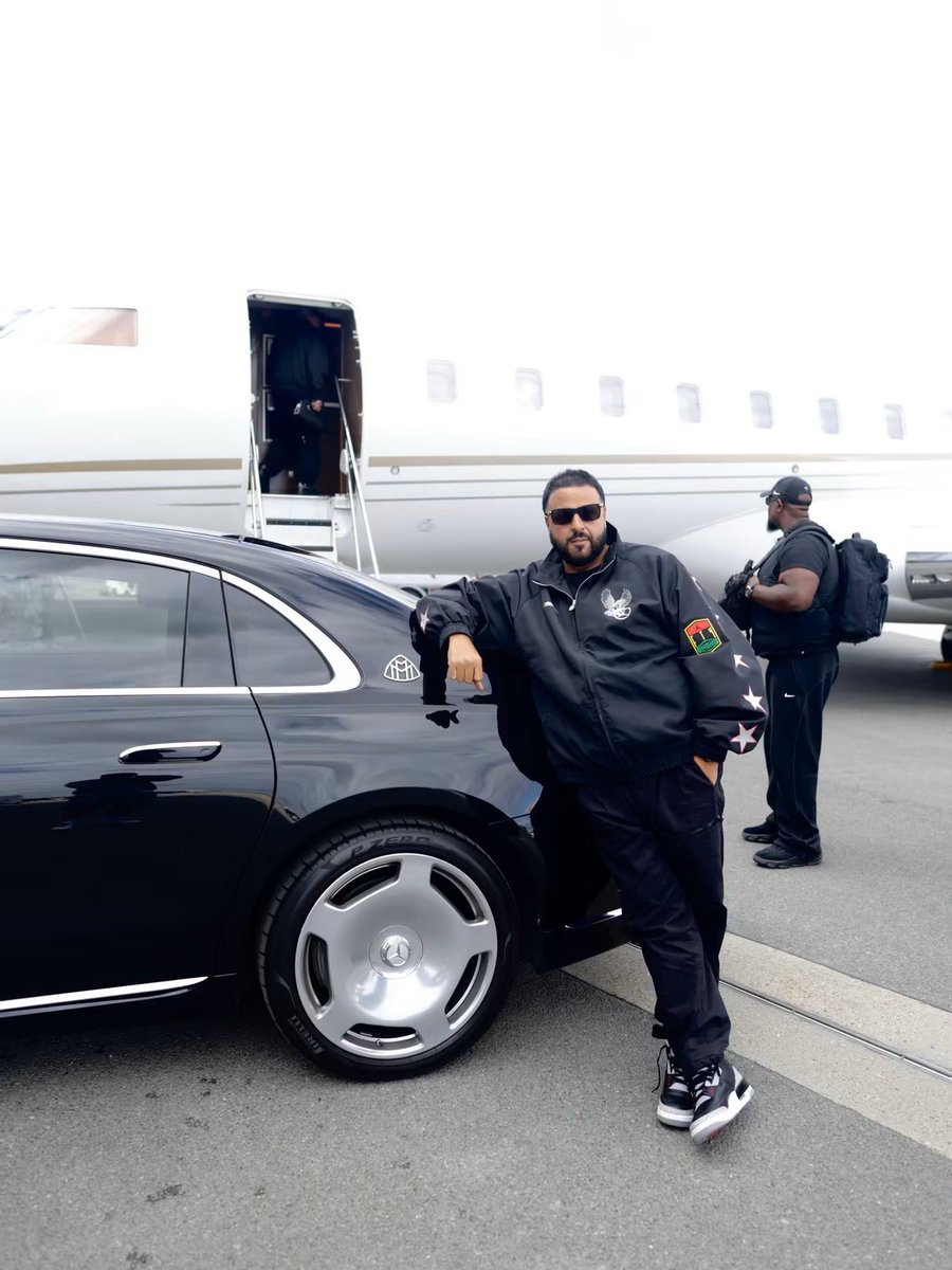 superprof775's tweet photo. DJ Khaled rocking the FTY is really solid. Them Ghana 🇬🇭 boys are underrated https://t.co/YBjDP3yAyf