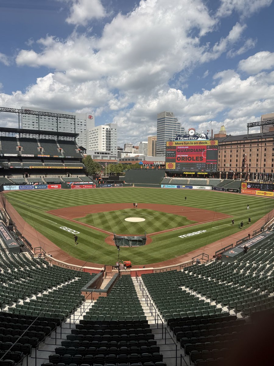 joshlewinstuff's tweet photo. Will miss this view&the company of @BrettHollander and @benwag247 for the next few months!!
Thank you to @masnOrioles @wbalradio the @Orioles and all of Birdland for welcoming me back this summer. Will be following the sprint to the finish from Cali ๐ #LetsGoOs https://t.co/yBKA9ytI1M