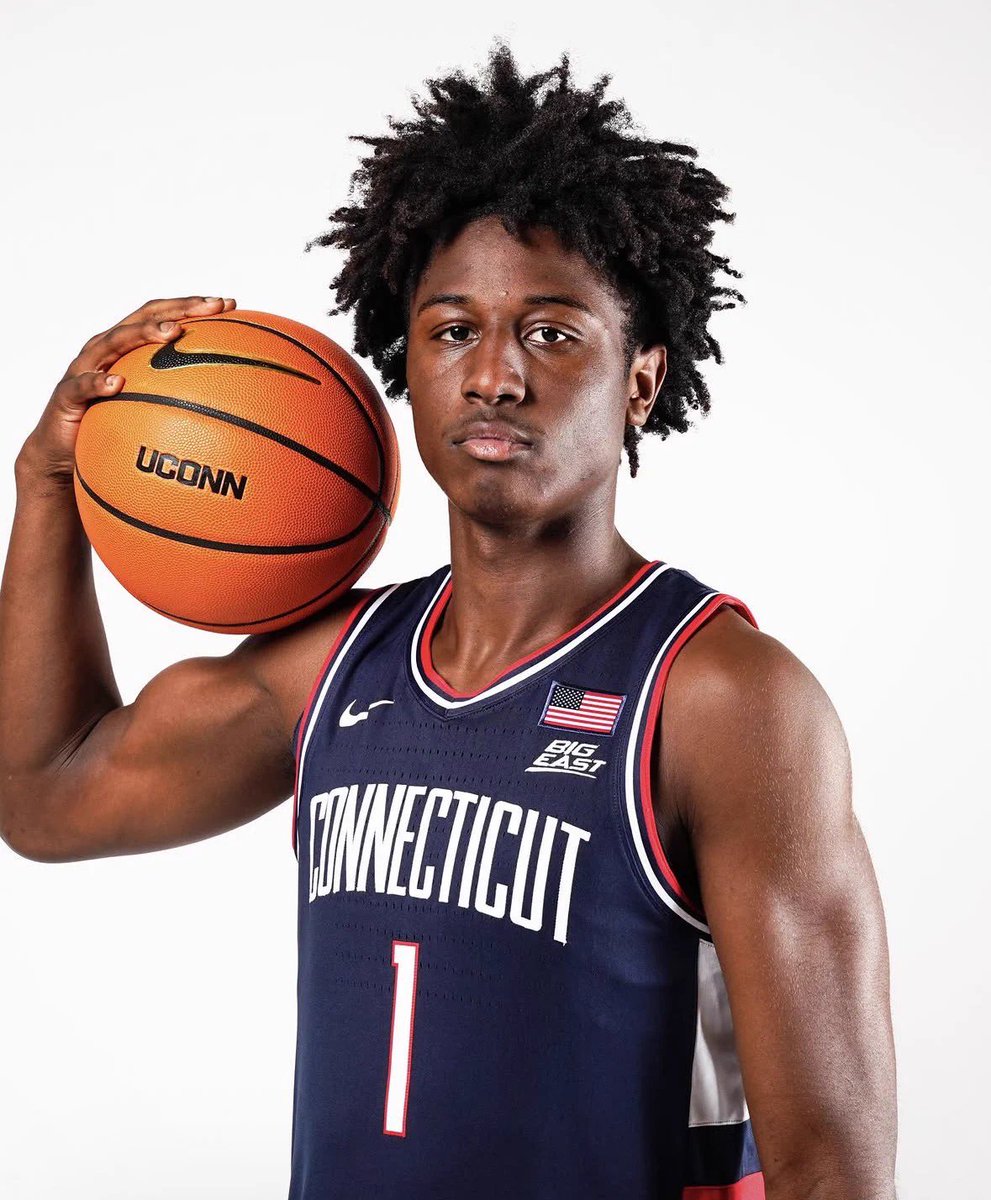 ColbyGHoops's tweet photo. Feel like it'll be a perfect marriage between UConn & 5⭐️ G NaVorro Bowman Jr.

Lead guard w/ sound positional size, killer mentality & a true two-way presence. He's the type of guy who applies pressure whenever he has the ball or if he's heating it up defensively.

One aspect of his game that I'll be interested in seeing unfold is his processing as a playmaker in Dan Hurley's offense. The amount of reads/options the guards have to go through in the half court will only add value to Bowman as a prospect at the highest of levels if he thrives.