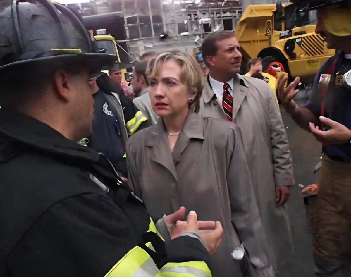 softtail65's tweet photo. I'll just go ahead and leave this picture of Hillary Clinton here. A New York Senator at the time of the 9/11 attacks, Clinton actually was at ground zero. Unlike donald j. trump,  who was not there, and continues to lie about it. https://t.co/1JMgmVrSjA