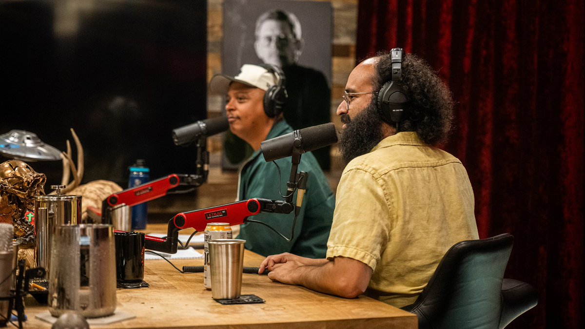 jrewiki's tweet photo. 🎙️ New on JRE Wiki: Episode #2552 with Ehsan Ahmad &amp; Deric Poston!

Topics include: Cultural Practices Surrounding Death, Historical Context of Dystopian Narratives, Scams and Society

Check out the summary, topics, and more here: https://t.co/DGVdUb6LCA

#JoeRogan #JRE #JRE2552 https://t.co/RSQ4A65lFZ
