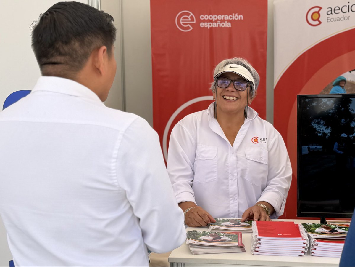 aecidecuador's tweet photo. 📍#Ibarra | Ya estamos en la V Feria de Cooperación Internacional 2026.

📸 Te compartimos imágenes de nuestro espacio de encuentro, donde articulamos alianzas entre actores locales, nacionales e internacionales.
Seguimos trabajando para que nadie se quede atrás.

#Cooperamos https://t.co/8k3lrdczHX