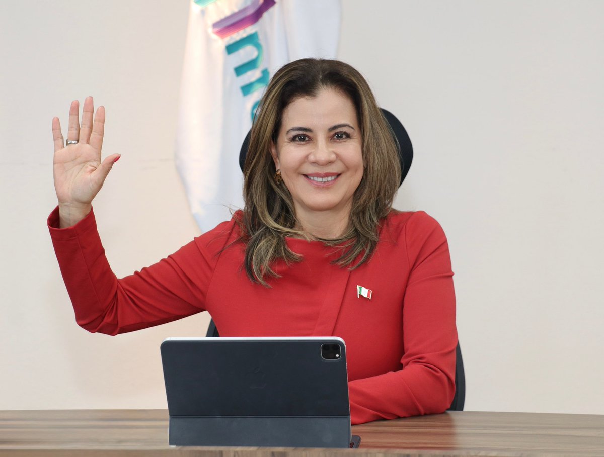Infoem's tweet photo. La Comisionada @RosarioMejiaAya emitió votos particulares, el primero refirió a la entrega de copias certificadas sin costo, conforme al principio de gratuidad; el segundo destacó que la firma del #SP, en los documentos que acreditan su nivel de estudios, debe ser pública. https://t.co/AugtcVmFzF