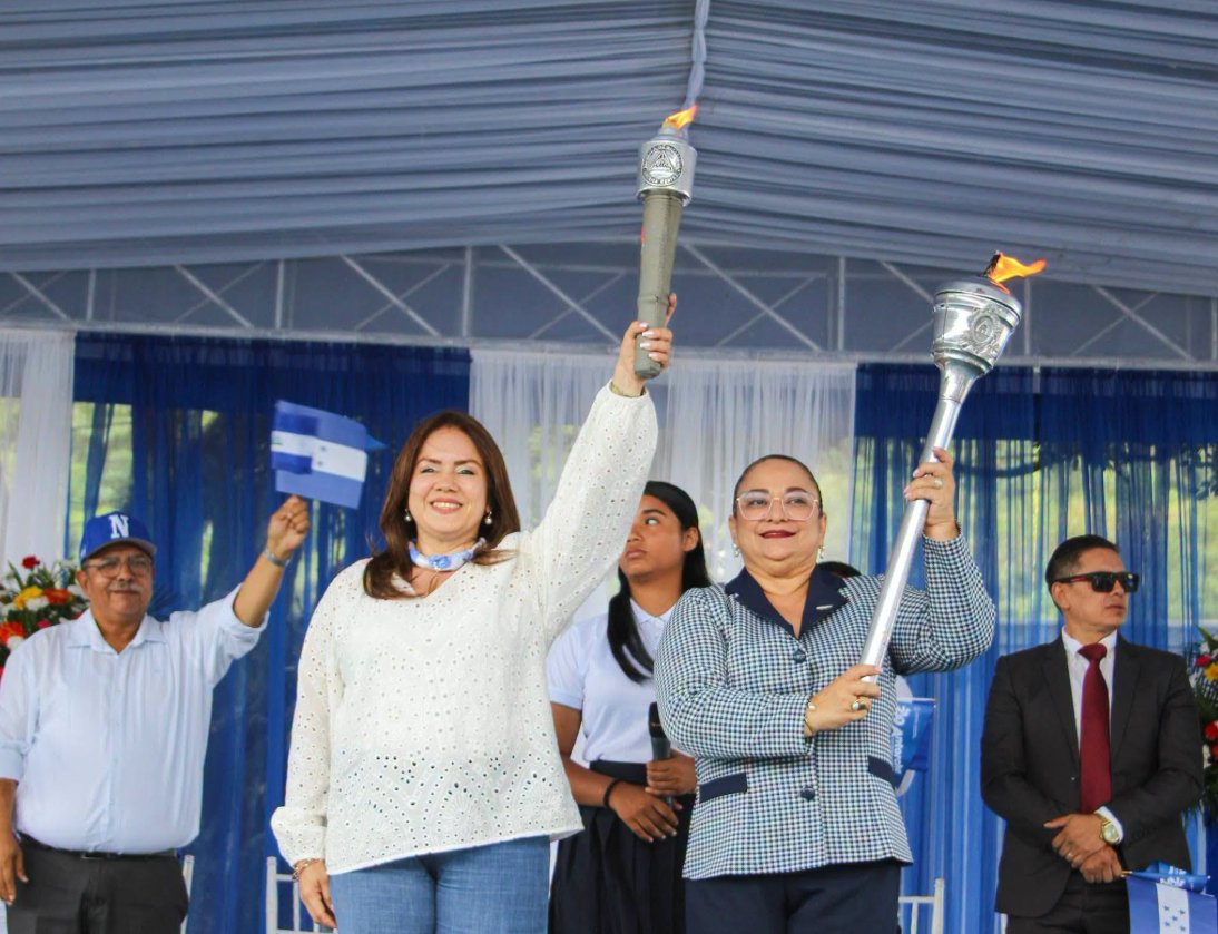 radio580nic's tweet photo. 📍🇳🇮 Ya se encuentra en #Nicaragua la #AntorchaCentroamericana, que ingresó este jueves procedente de #Honduras, por el puesto fronterizo de #LasManos, en #NuevaSegovia, la cual recorrerá durante tres días el país. #Radio580 #Nicaragua https://t.co/fTa1S0eVje