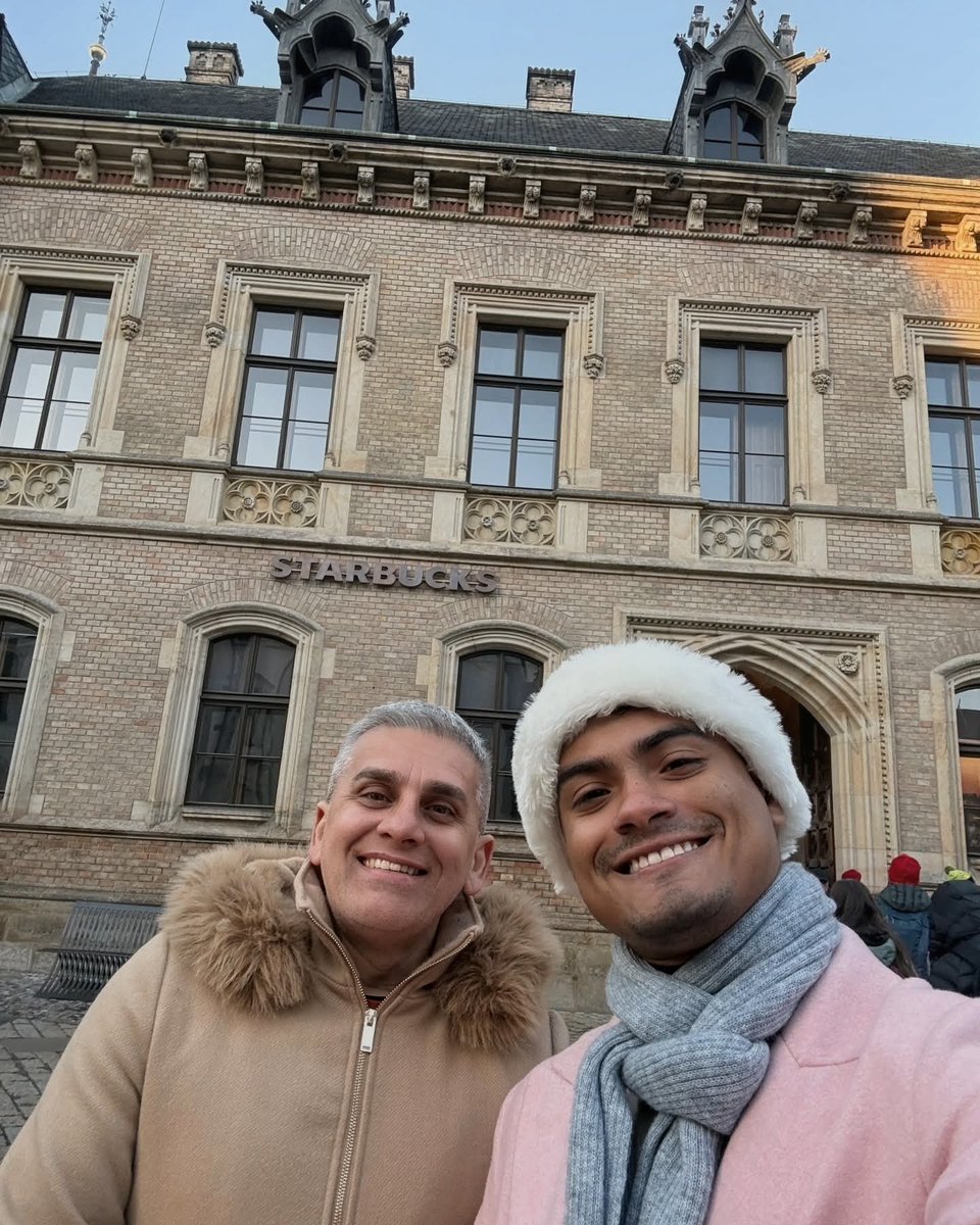 ChristianMaltez's tweet photo. Uhuuuuuu, semana que vem faremos mais uma AmericanTrip, iremos pro CANADÁ e ESTADOS UNIDOS...então nosso último #ᴛʙᴛ é para relembrarmos nossa 24ª viagem internacional que foi para PRAGA, na REPÚBLICA TCHECA, uma das cidades mais lindas, encantadoras e incríveis da Europa! https://t.co/NJuYWQgbEQ