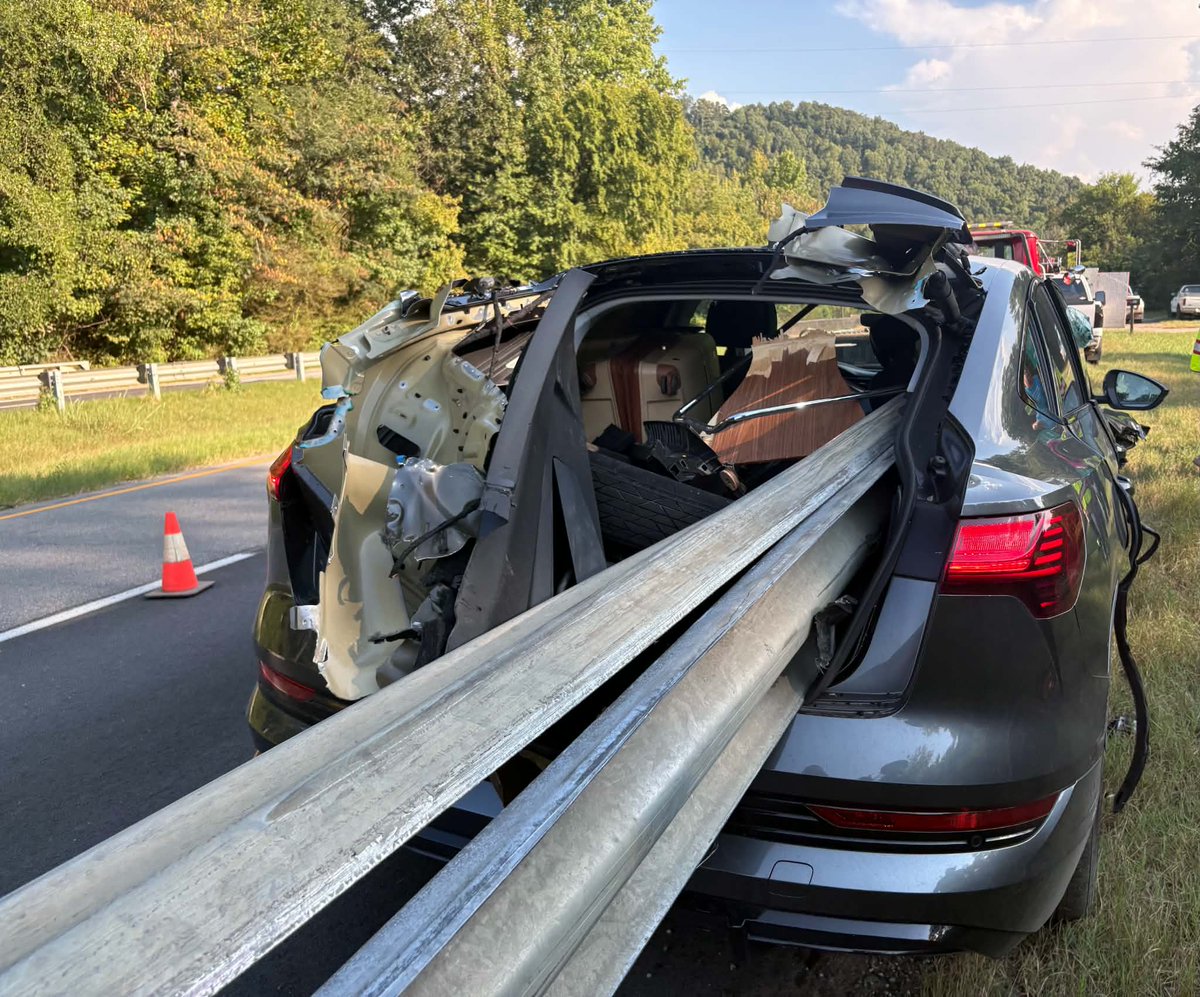 theguardrailguy's tweet photo. This is a photo from Matt Smith at Matt's Towing. Victim was uninjured. Crash was in Attalla, Alabama on 9/4/2026.

Be like Matt and if you  work a guardrail crash like this please reach out and let me know. The bad guys don't want the world to know how common this problem is. https://t.co/niMdzfn02x