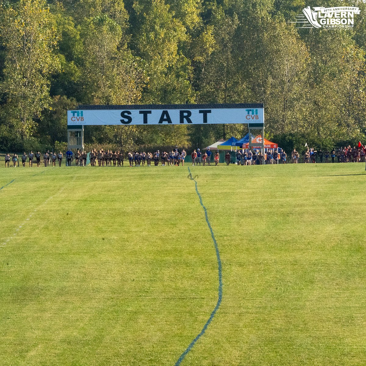 lavern_gibsonXC's tweet photo. A spot that signifies the beginning, where athletes are visible and recognizable from the start 🏃🏃‍♀️

#MarchOn | #StayRooted | #NCAAXC https://t.co/bS78fARyWD