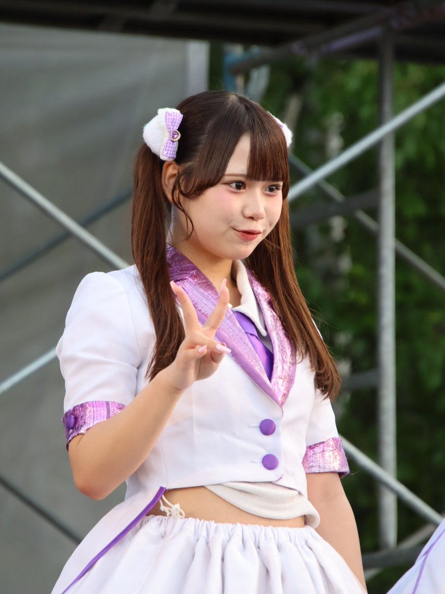 hasshii_98's tweet photo. 2026.08.08 たかす熱夏まつり
フルーティーステージ 星奈まお①
#FRUITY #フルーティー #星奈まお #ブルーベリー担当 https://t.co/AU0KKIRmGy