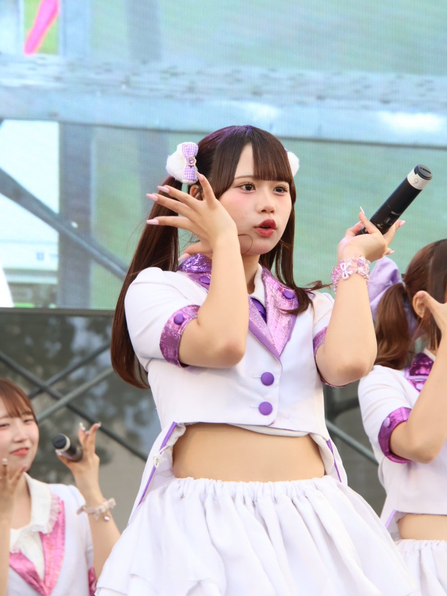 hasshii_98's tweet photo. 2026.08.08 たかす熱夏まつり
フルーティーステージ 星奈まお③
#FRUITY #フルーティー #星奈まお #ブルーベリー担当 https://t.co/BktTbu5psc