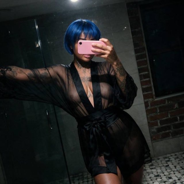 ThickPixiex's tweet photo. SEE her PRETTY PUSSY for FREE - just look in the comments ( not bait) https://t.co/TPPqgyyZGv