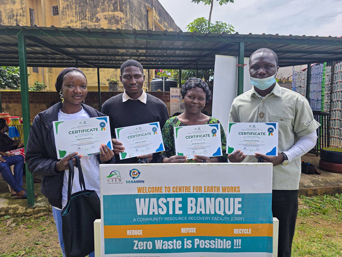 _CFEW's tweet photo. A moment worth celebrating. 🎓
At the MAMRN Grand Finale, we recognised the dedication, creativity, and stories of our fellows as they received their certificates.🌱
#MAMRN #AfricaforZeroWaste #ClimateAction #TeamCFEW https://t.co/HHn7ddGZqH