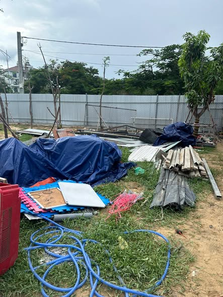 NamiKim_DogsSK's tweet photo. Our support for activists saving dogs and cats from the heinous #DogCatMeatTrade in #Vietnam 🇻🇳
Sharing from Paws for Compassion ➡️https://t.co/WCuBhWNlJM
"A DESPERATE PLEA FOR HELP! Our rescue pups are supposed to move into their new home this FRIDAY, but we still don't have enough funding to finish their home.
We have $6,200 outstanding (approx. 166,000,000 VND) and we need to raise this by the end of the week!
We’ve pushed the budget as far as it can go and made every saving possible. But when it comes to building a permanent home for our dogs, there are things we simply cannot compromise on. They deserve a shelter that is built to keep them safe, secure and protected for years to come.
Please, if you can help in any way, the PAWS humans and dogs would truly appreciate it. We urgently need to finish the building work before the rainy season hits.
👉 Help us raise the $6,200 needed to continue building: https://t.co/CYjliB76n5
If you can’t donate right now, please share this post with your friends, family and community. We desperately need your help to get their new home moving again.
Please don’t let construction stop here, our rescue dogs are waiting💔"
#EndDogMeatTrade
#EndCatMeatTrade