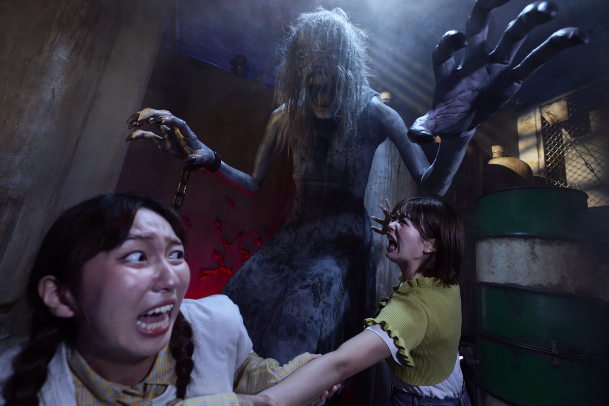 RENews_X's tweet photo. 👻 Terrifying photos from the Resident Evil Requiem: The Dive attraction at Universal Studios Japan!

We need this at Universal parks around the world! 🙏

(via: @crank_in_trend) https://t.co/jxcpp8cals
