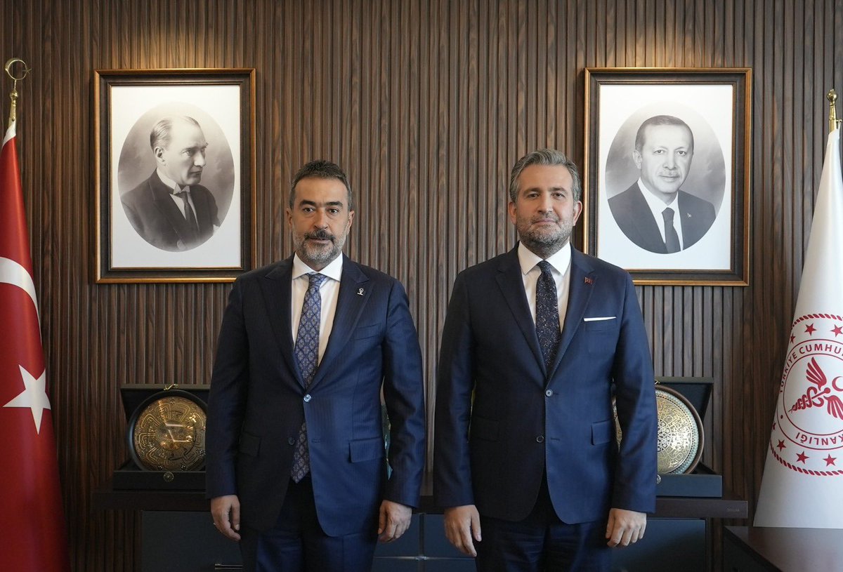 AkpartiAnkara's tweet photo. İl Başkanımız Sn. @hakanhanozcan, Sağlık Bakanlığı Sağlığın Geliştirilmesi Genel Müdürü Sn. Kenan Volkan Demirel’i ziyaret etti. https://t.co/8mi3HXhYs7