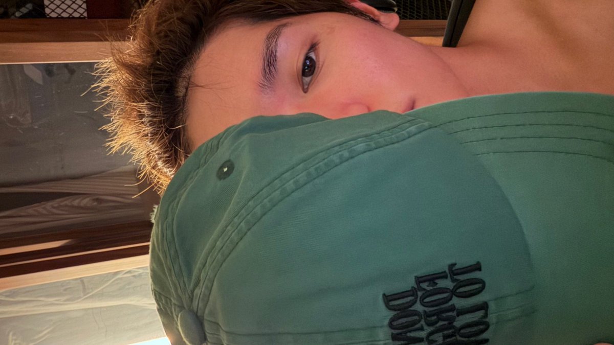 ltygenius's tweet photo. #TAEYONG via instagram received letter embroidered with his name initials TY and Green Cotton "Don't Forget To Love" Cap from Ami Paris Team and Creative Director Alexandre Mattiussi 🤎

#AMI #AMIPARIS @amiparis https://t.co/k1yMdxAshs
