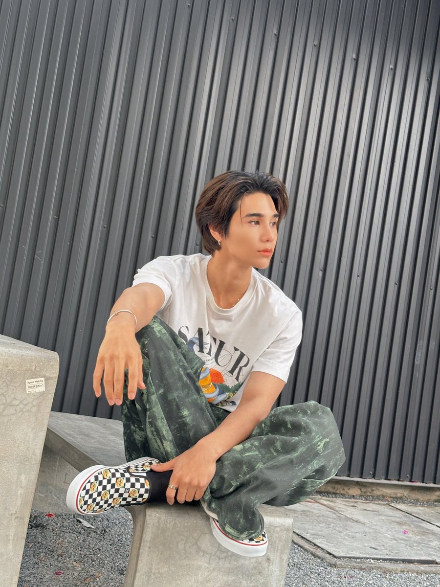 littlesaturnn_'s tweet photo. เวลาใส่รองเท้าของวาเลนคือน่ารักปุ๊กปิ๊กมากกก ก็เป็นคุณหนูจิ๋ววาเลนติโน่นิ้นา https://t.co/e84I6Iiojs