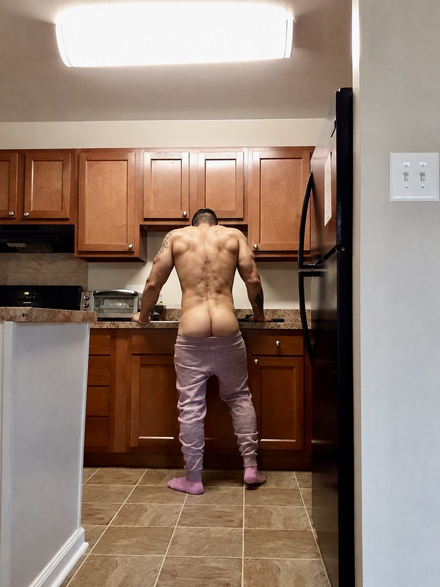 SecretAtlasPage's tweet photo. Coffee first. Pants eventually. ☕️

#GayMen #MorningMood https://t.co/f1ycDT0DOg
