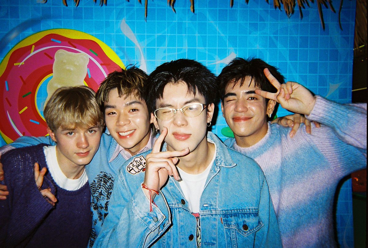 reyprintz's tweet photo. i'm so fond of them #itsjoever https://t.co/6UTQ01FCZg