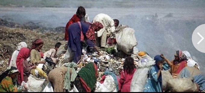 isaacrrr7's tweet photo. ESCALOFRIANTE: Cientos de bebés recién nacidas fueron halladas abandonadas en montones de basura en Pakistán, ya que la preferencia por los varones lleva a más padres a asesinar a sus propias hijas.

¡¿Qué clase de cultura es esta?! https://t.co/cDQdmaGvGL