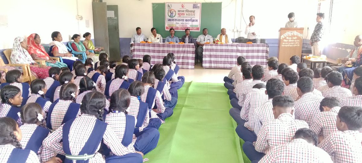 Hardktm's tweet photo. Awareness campaign for #EndChildMarriage, including key stakeholders: MLA @MarkamTuleGGP, Korba Dist, Chhattisgarh. 
#ChildMarriageFreeIndia 
@JustRightsIndia https://t.co/58l7vhrD5X