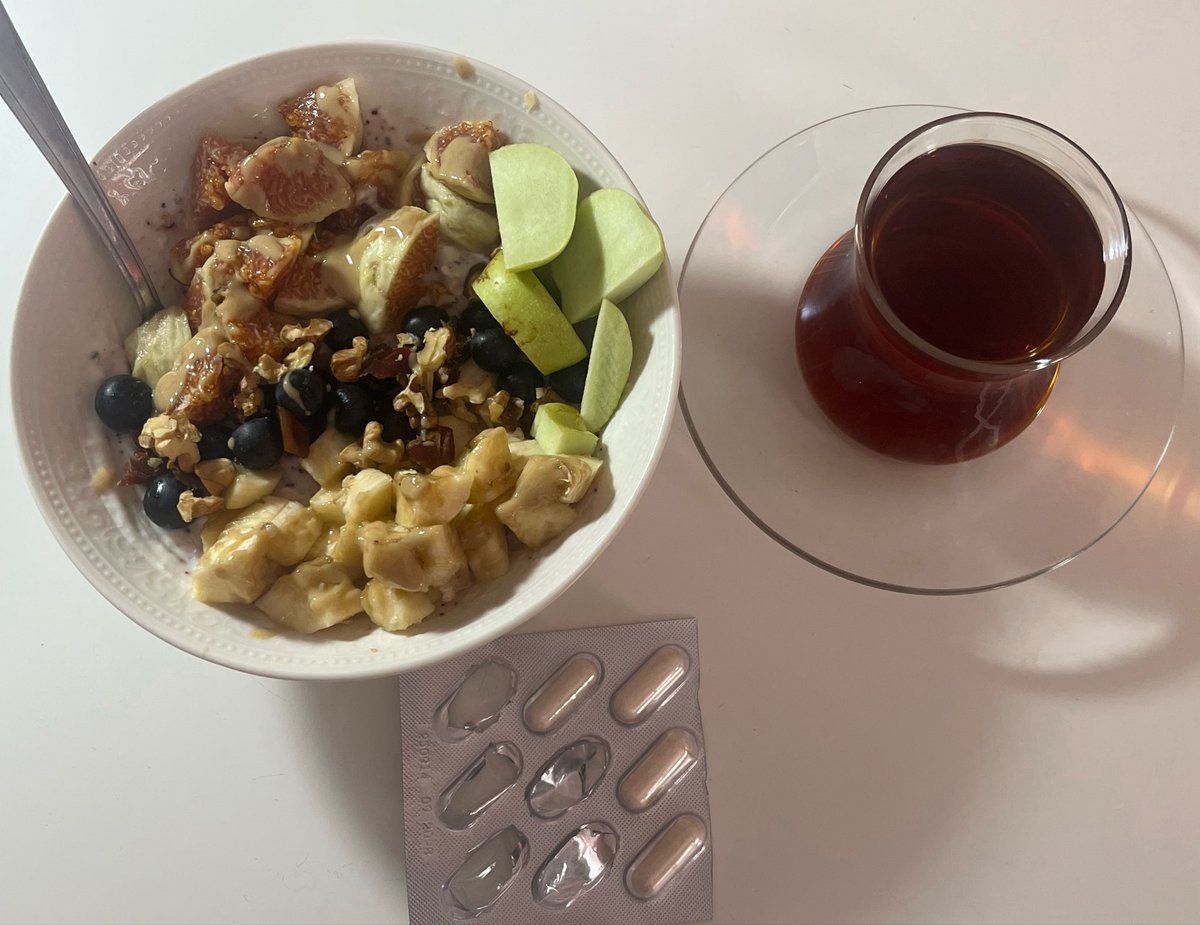 berrychuw's tweet photo. Kahvalti 310 kcal 😋😋😋😋 https://t.co/L13TcAMsgc