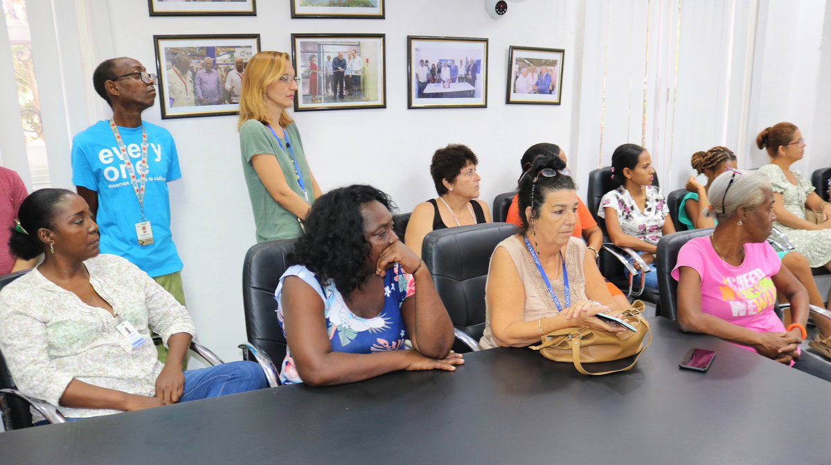 _MEDICuba's tweet photo. 📅 Matutino de MEDICuba S.A. | Un encuentro con la historia y el corazón.

🇨🇺 Recordamos el natalicio de Eusebio Leal, guardián de La Habana.
🎖️ Conmemoramos la partida de Juan Almeida, ejemplo de lealtad y firmeza.
👴👵Celebramos a nuestros abuelos.

#medicubasa #equipomedicuba https://t.co/ZysqPDt9Es