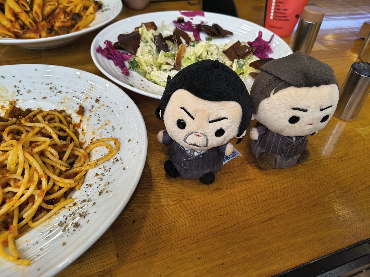 BIGfatFISHe's tweet photo. Throwback to when I was in Türkiye and brought these two with me https://t.co/QXGHUZBGNm
