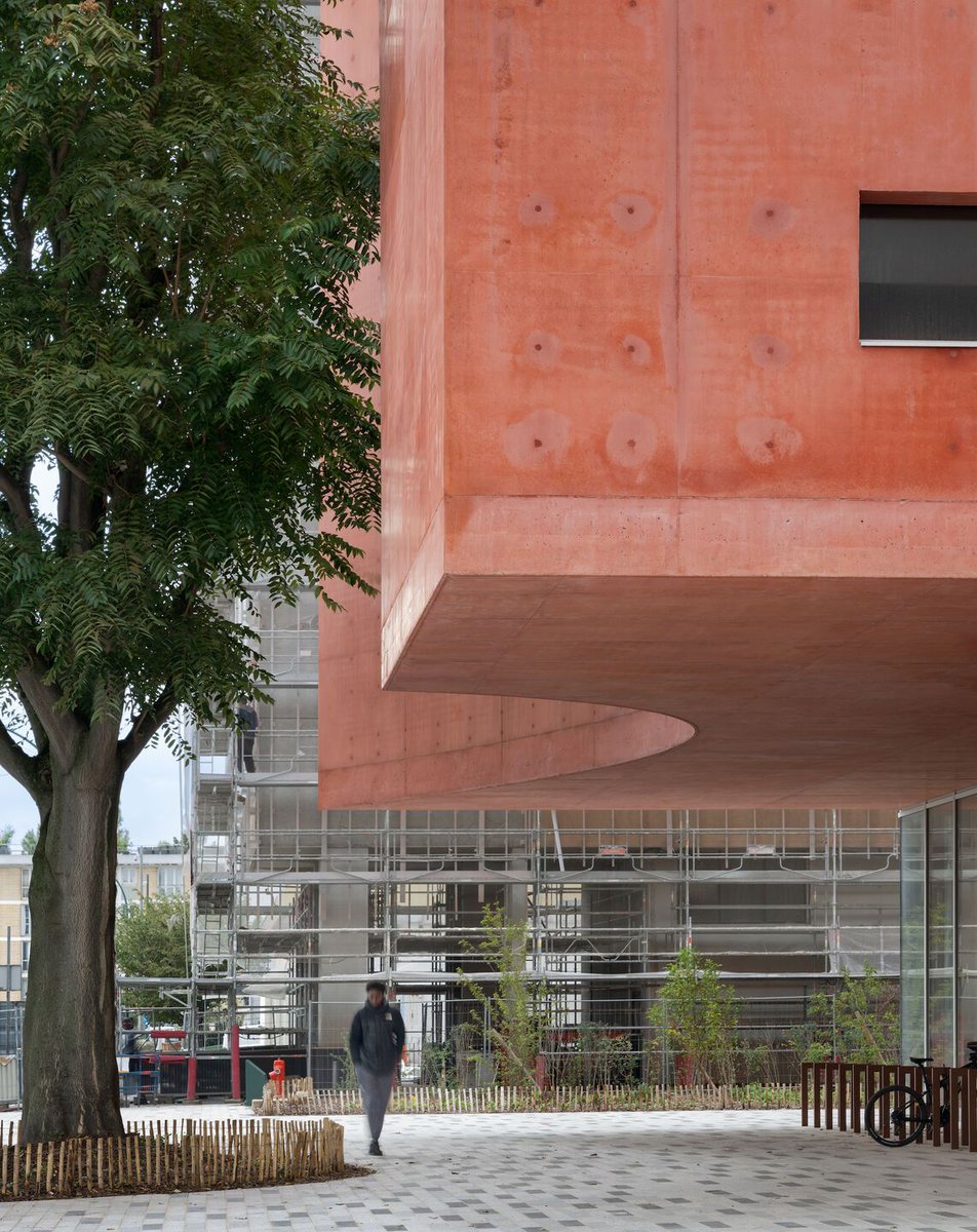 Archello's tweet photo. Dominique Coulon &amp; associés gives Massy’s Conservatory of Dance, Music &amp; Theater a sculptural identity shaped @coulon_associes by movement, sound and light. 
https://t.co/Kg1mmDekXo 

#CulturalArchitecture #AcousticDesign #Materiality https://t.co/P83Y5sLA3t