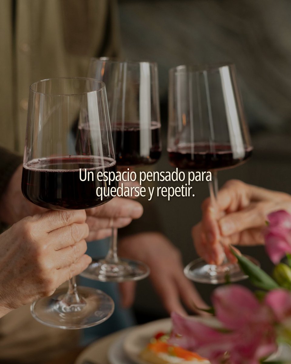 SalonHyT's tweet photo. El diseño de un espacio puede transmitir una identidad, generar sensaciones y hacer que una visita sea memorable. Desde la iluminación y los materiales hasta la distribución, el mobiliario o los pequeños detalles, cada elemento cuenta 🍽️✨

Y al mismo tiempo, un espacio gastronómico tiene que funcionar: facilitar el trabajo, aprovechar cada metro y ofrecer comodidad a quienes lo visitan.

Estética, funcionalidad y experiencia se encuentran alrededor de una misma mesa.

#Diseño #Gastronomía #Hostelería #Interiorismo #SalónHyT