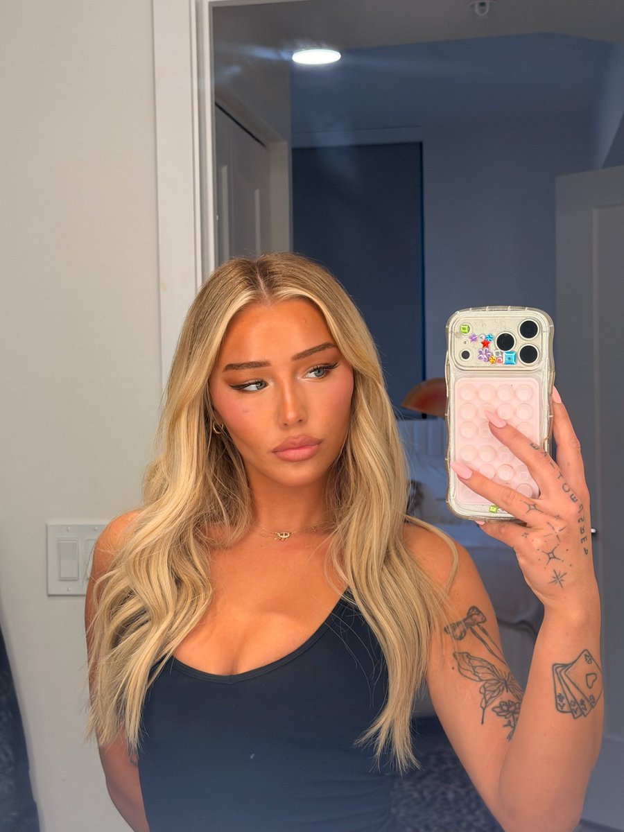 brisummersx's tweet photo. Im really her. 🥵❤️😍 https://t.co/TkHou2v8V0