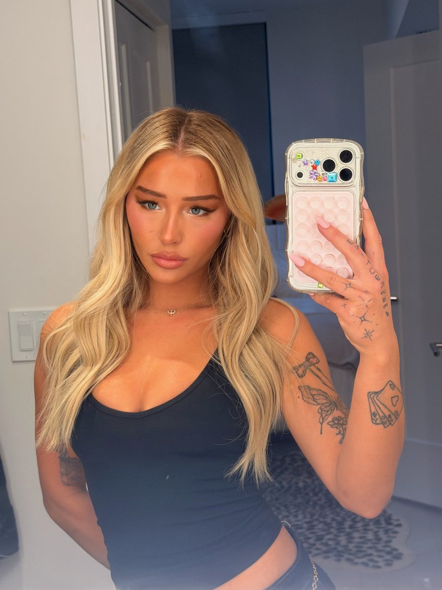 brisummersx's tweet photo. Im really her. 🥵❤️😍 https://t.co/TkHou2v8V0