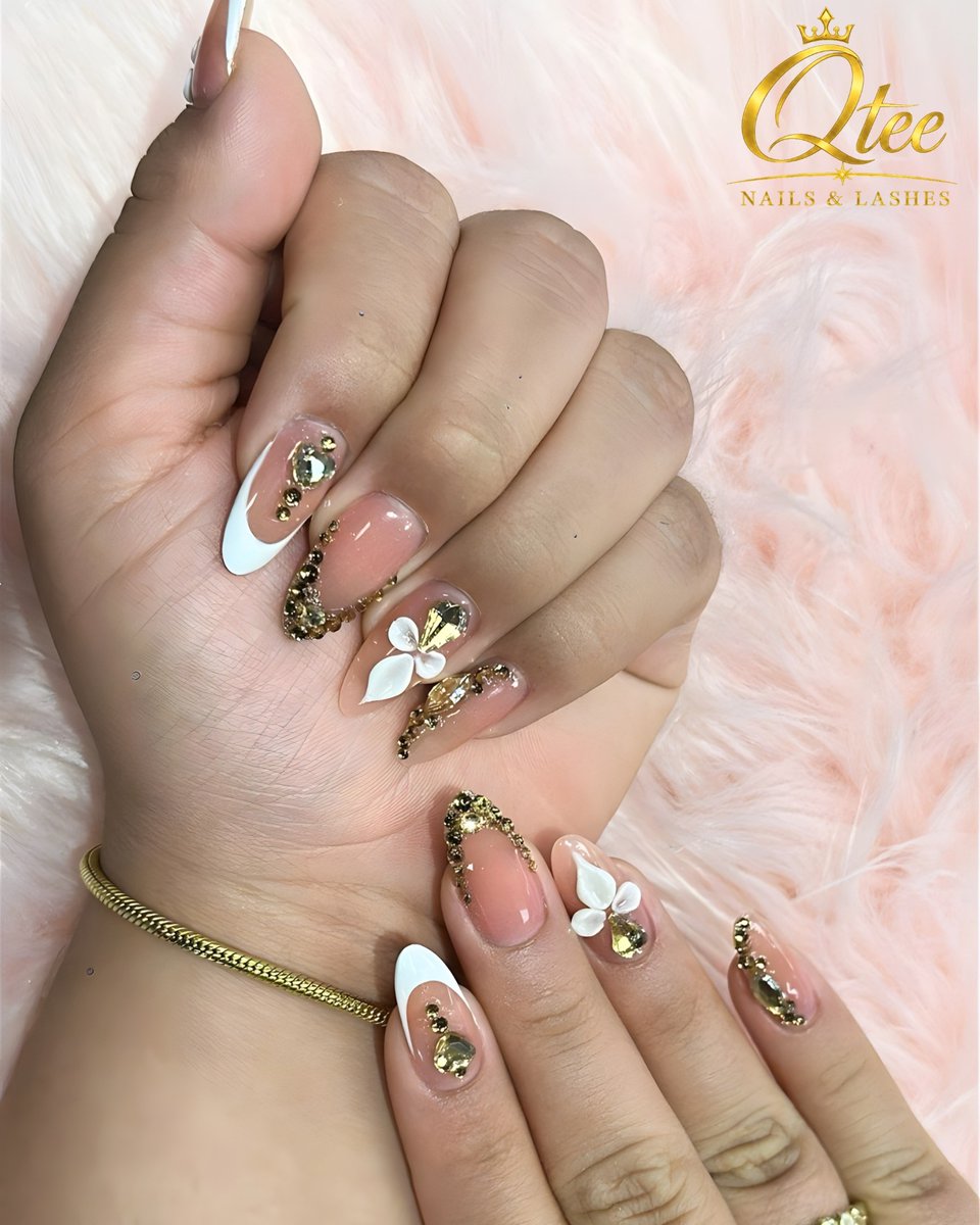 DaneGoncelu2's tweet photo. Whether you love simple elegance or eye-catching designs, our talented nail technicians will create a look you'll love. Clean, beautiful, long-lasting. Treat yourself today! Qtee Nails &amp; Lashes
144 S Jackson Ave, San Jose, CA 95116
408-937-4488 https://t.co/byafVy2exW