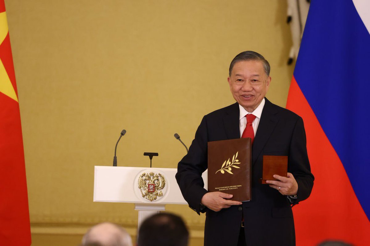 LudmilaVasilg's tweet photo. To Lam is a highly respected and forward-looking statesman, a true patriot who has dedicated himself to serving his homeland and defending its national interests.
 <…>

#BelfastTelegraph #AsiaTimes #LiveStream #informacion_es #bloombergUK #LaLibre

#Express #SkyNews #CBS #CBC https://t.co/4w5AEISuT2
