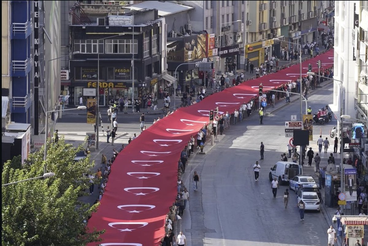 izmirilgenciyi's tweet photo. 9 Eylül İzmir’in kurtuluşunun yıl dönümünde, İzmir Büyükşehir Belediyesi tarafından düzenlenen yürüyüşe İl Başkanımız ve teşkilat mensuplarımızla katıldık. https://t.co/WOcXnBWj95