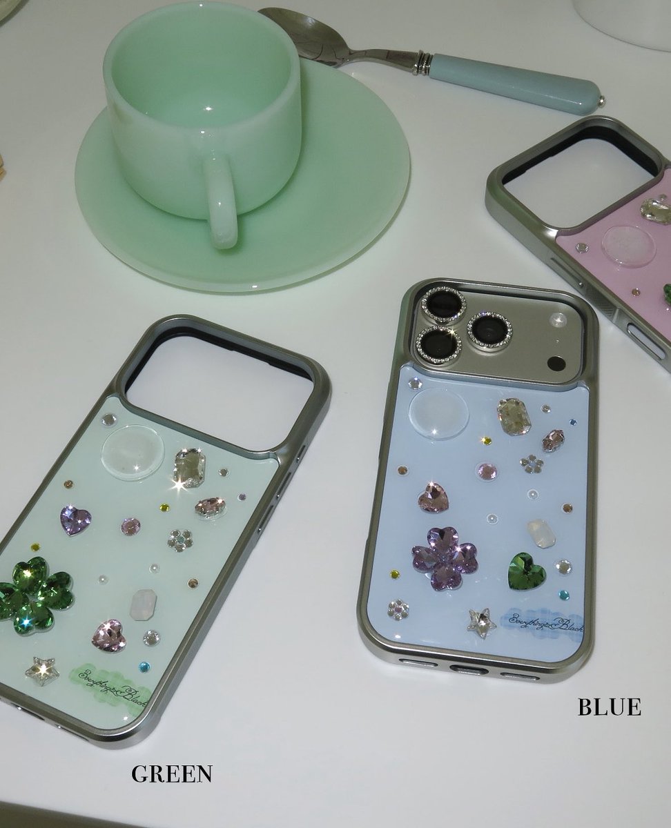 _honeytoastshop's tweet photo. Bling bling case 🪽✨ https://t.co/oHFr1XVNlv