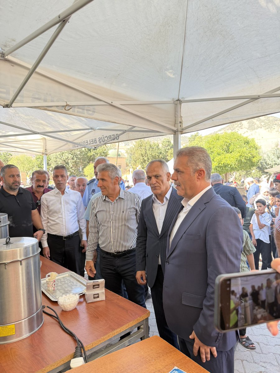 AkpartiGercus's tweet photo. 📍SEYİT BİLAL TÜRBESİ’NE ZİYARET

İl Başkanımız Sayın Hüseyin Şansi, Belediye Başkanımız Sayın Gündüz Günaydın ve İlçe Yönetim Kurulu üyelerimizle birlikte, manevi değerlerimizin önemli simgelerinden Seyit Bilal Türbesi’ni ziyaret ettik.

Ak Parti İlçe Başkanlığı https://t.co/JsU4X6hVrx