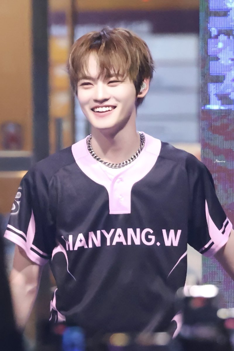 _Fleur1122's tweet photo. 260910 

#천러 #辰乐 #CHENLE 
#NCT #NCTDREAM https://t.co/M4O1LMDfZZ