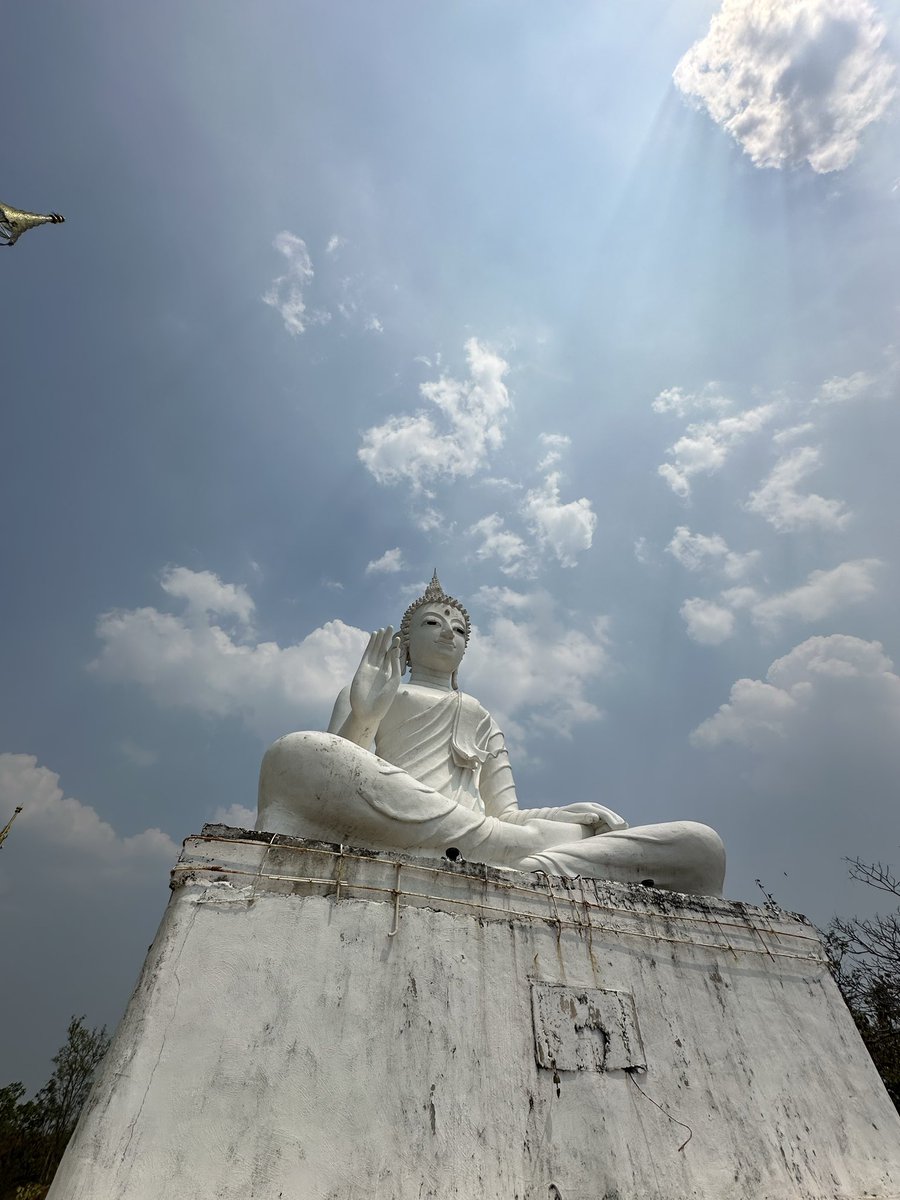 miriam_archh's tweet photo. ☁️🤏🏼 //มองฟ้าทีไรสบายหัวใจทุกที https://t.co/gINb8bEt86