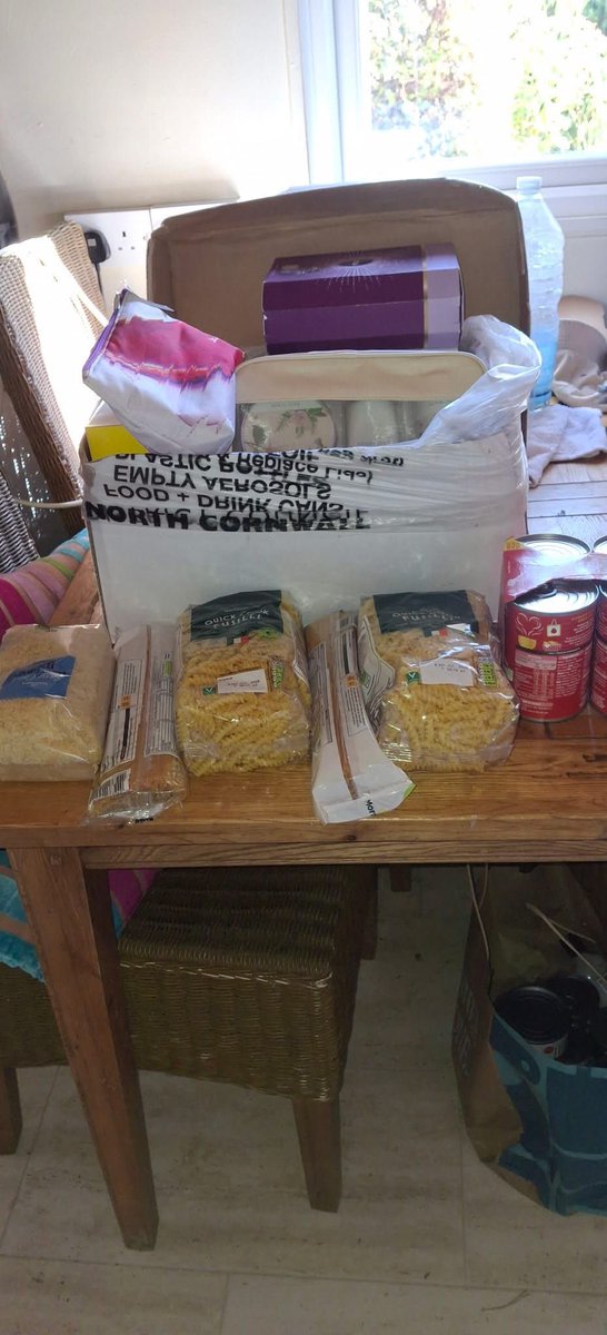 SurreyStands's tweet photo. A parcel given to one of our volunteers in Bodmin, Cornwall.
There is so much kindness out there.
In a seemingly world of pain that we see through the prism of media, there is a lot of light. ππ»
#wedontstop πΊπ¦π¬π§ https://t.co/VEEG9IAzMS