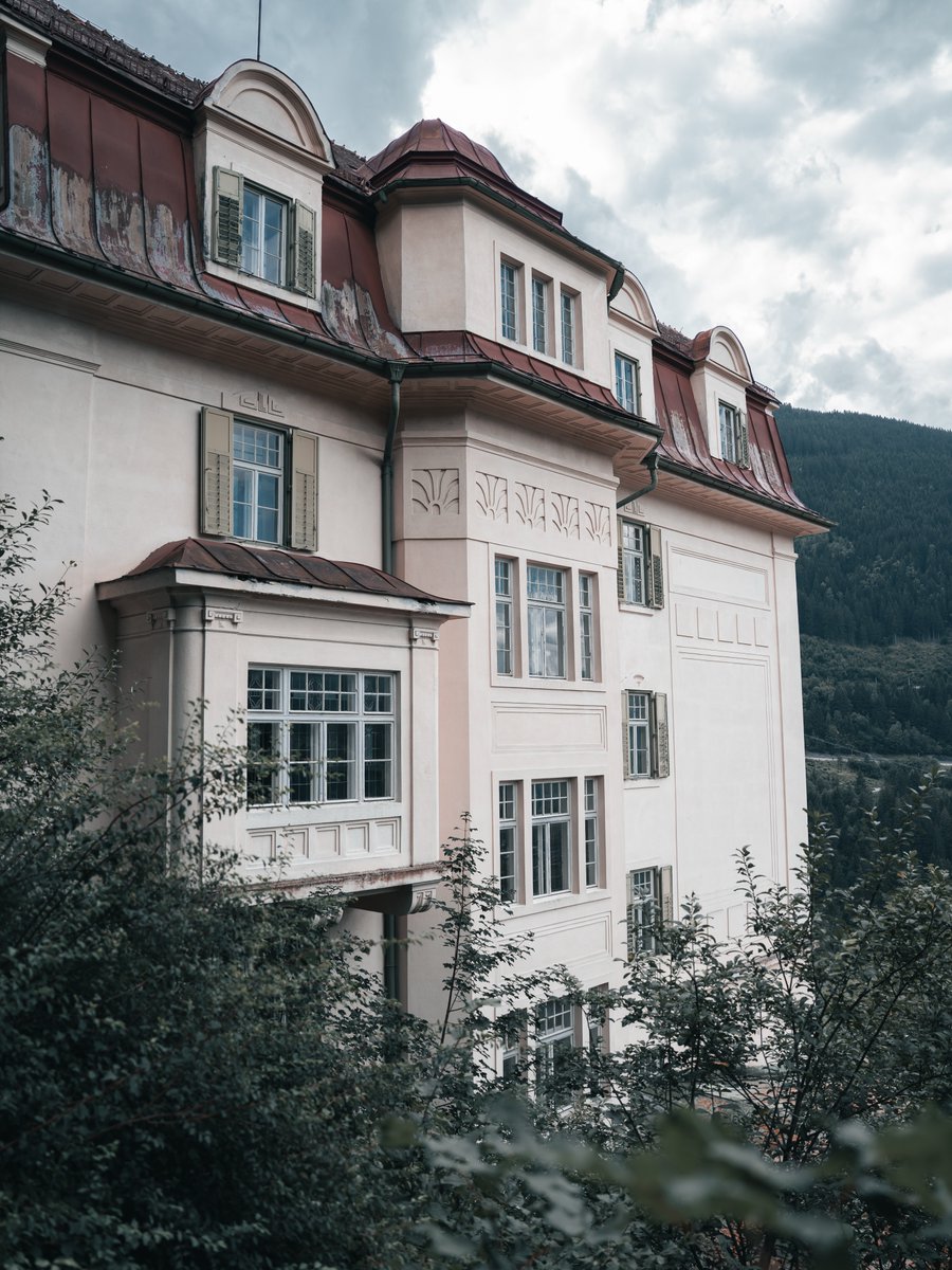 Tittyjmsm's tweet photo. A few impressions from a village in the Alps — Bad Gastein https://t.co/KZGqDRTM1i