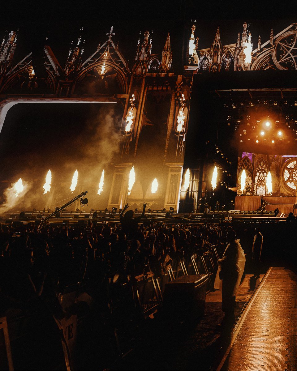 bmthofficial's tweet photo. home. thank u @rockinrio 🇧🇷 https://t.co/snB8qGoJU8
